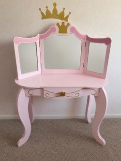 Girl vanity