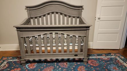CHEYNNE CRIB converts to FULL