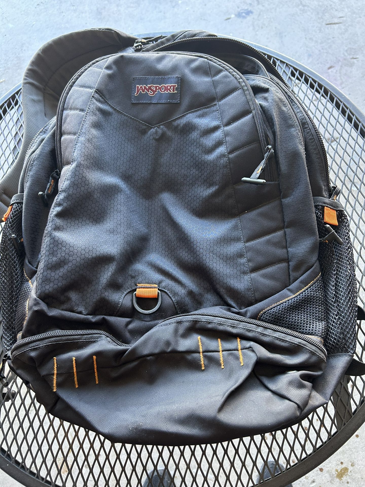 Jansport Backpack Space For Computer. Used A Couple Times 2 Mesh Bottle Holders Storage In Bottom Also 