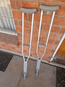 CRUTCHES  ( 5 ft 2 to 5 ft 10 )