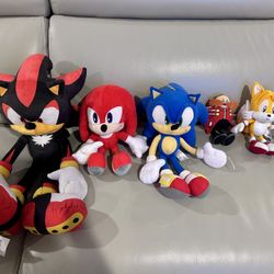 Sonic Hedgehogs plushie set
