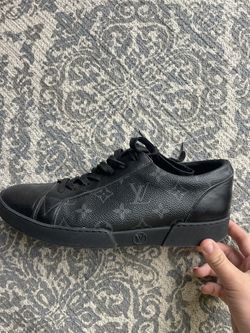 AUTHENTIC LOUIS VUITTON MENS SHOES