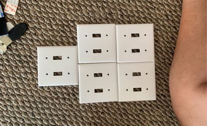 Leviton White 2-gang toggle Wall Plates