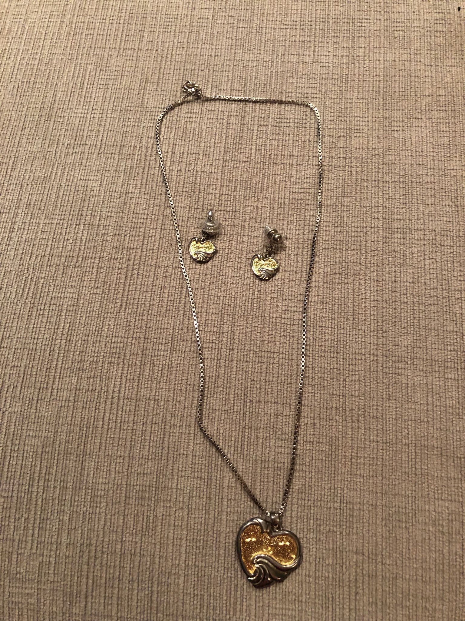 Pretty Necklace With Matching Earrings