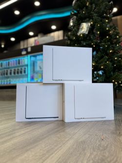 MacBook Air M4 Chip (Newest Model) ( Payment Plans Available / Planes De Pagos Disponibles ) 