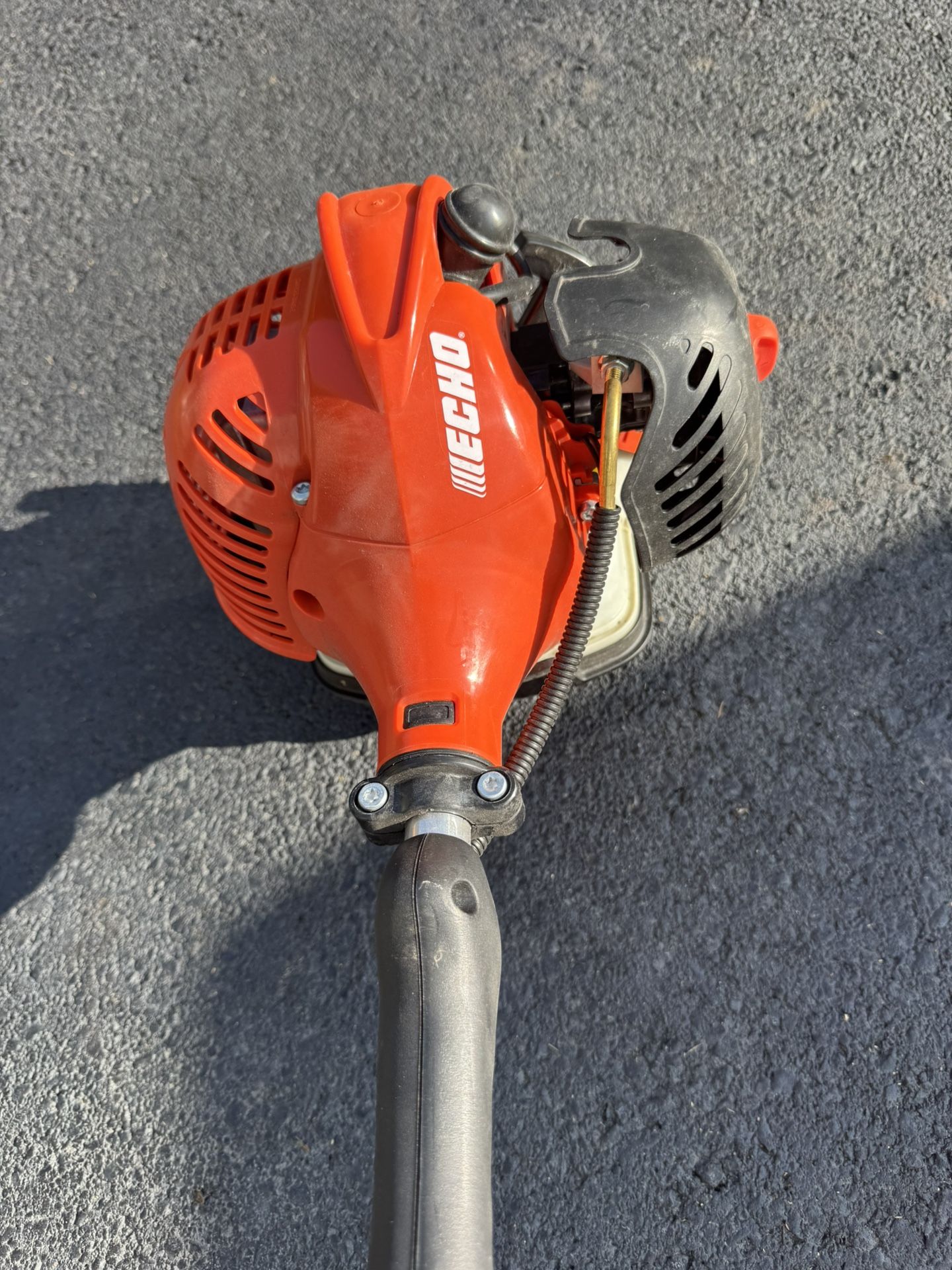 Echo GT225 Curved Shaft Trimmer Like New. Must Pickup