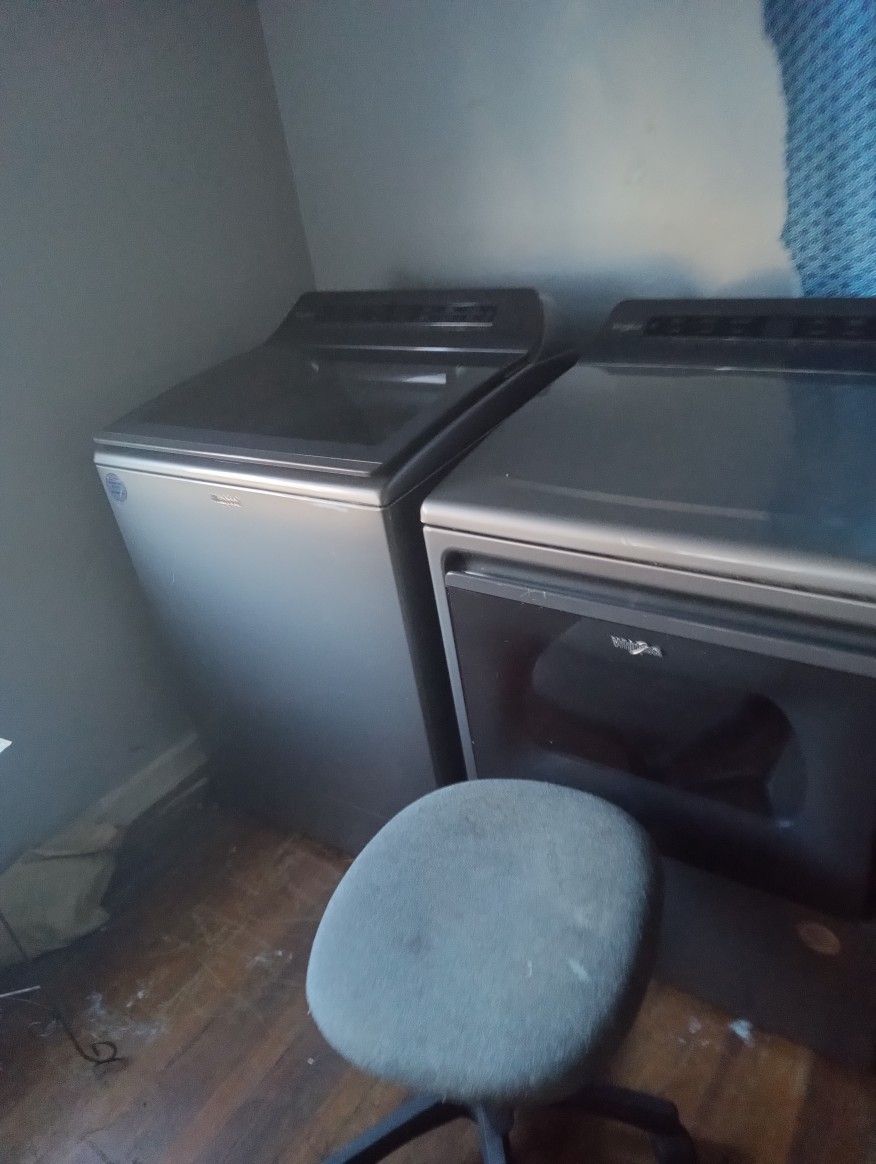 Whirlpool Washer And Dryer 