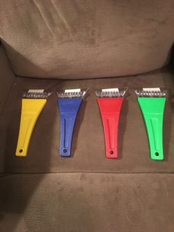 ICE SCRAPERS - BRAND NEW