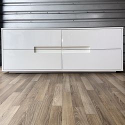 CB2 White LATITUDE High-Gloss 4-Drawer Dresser⚡️ 