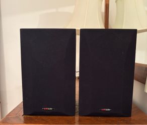 Pair of Black Oak Polk Audio R15 Bookshelf Speakers