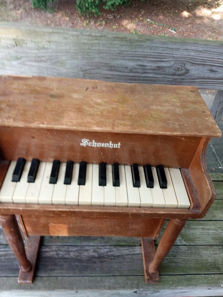 Vintage Children's Piano Workong