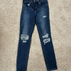 Levi’s Distressed Skinny Jeans