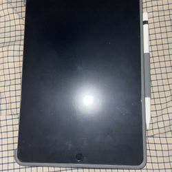 iPad 9th Generation With Accessories 