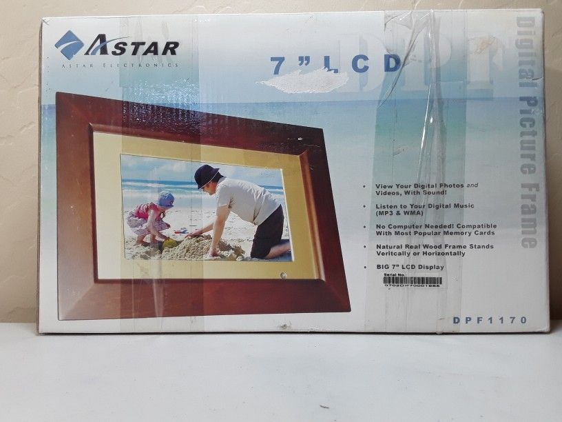 Astar Electronics DPF-1170 7-Inch Digital Photo Frame