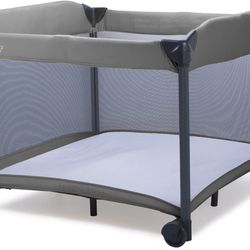 Joovy Room2 Playard - Charcoal (With Fitted Sheet)