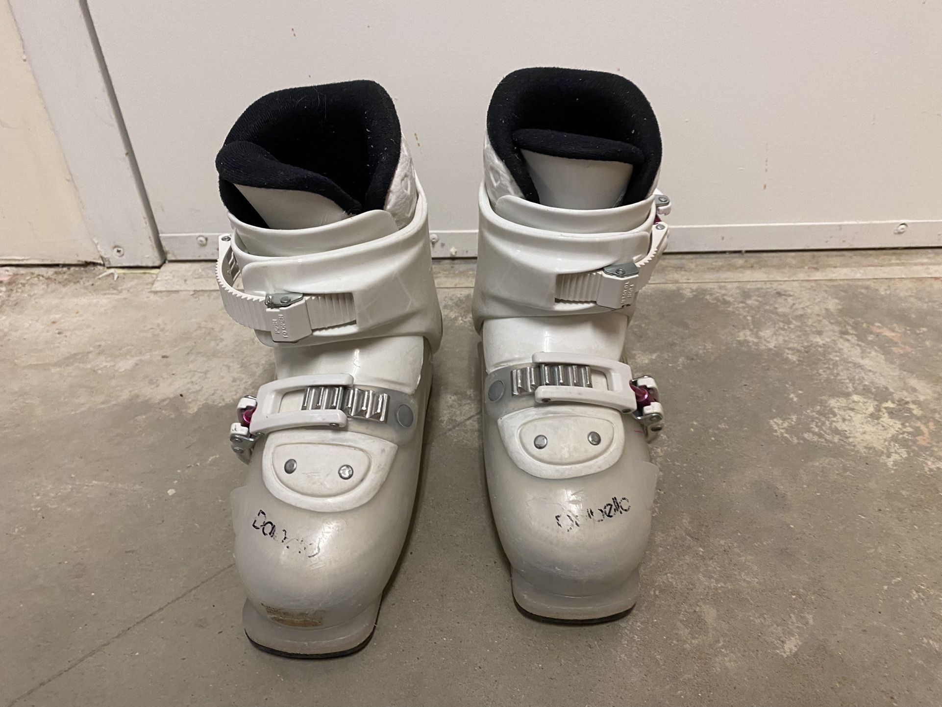 Dialbello Girl Ski Boots 205 mm Size 1