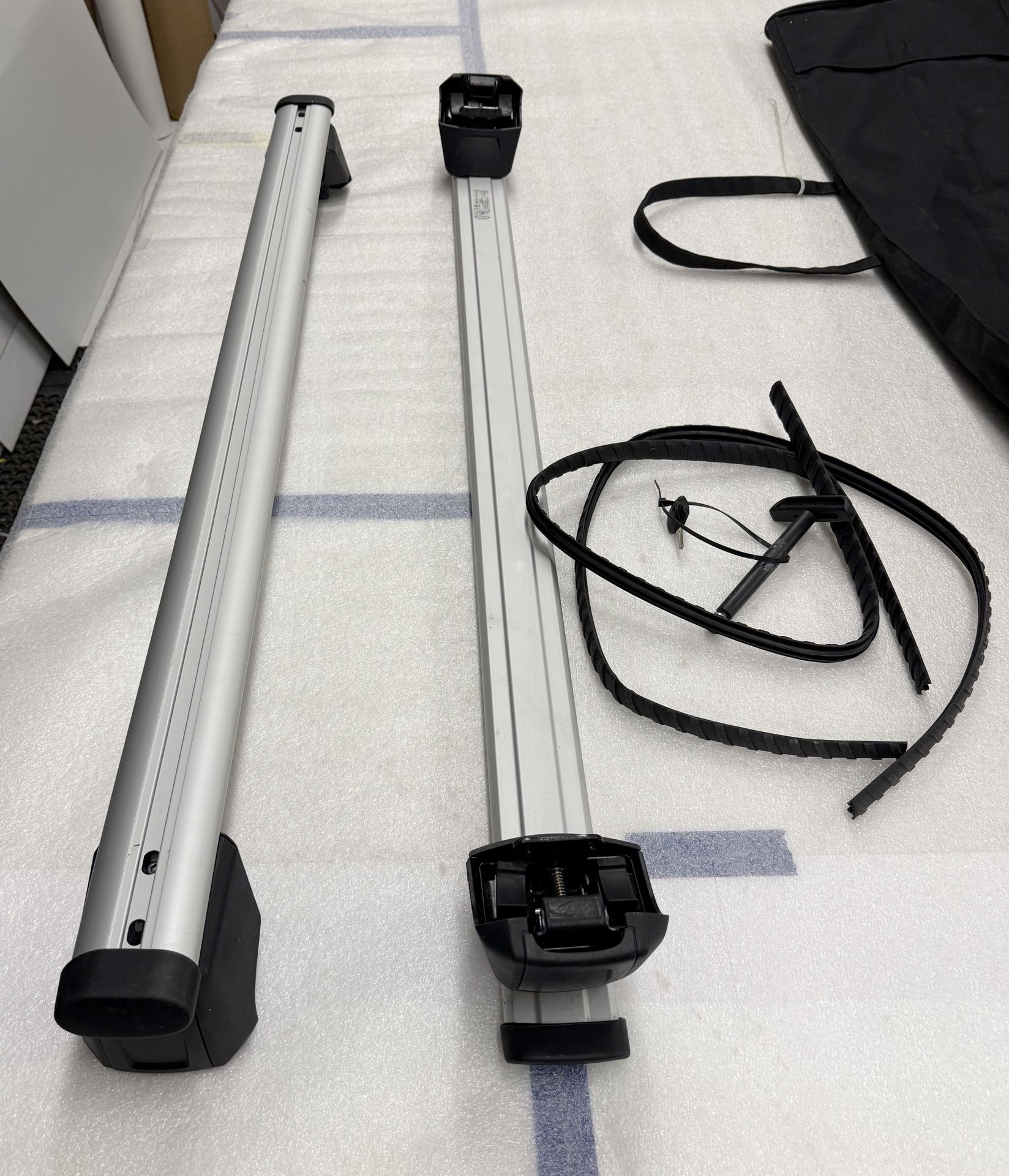 Original Audi Q8 Roof Racks With Audi Bag