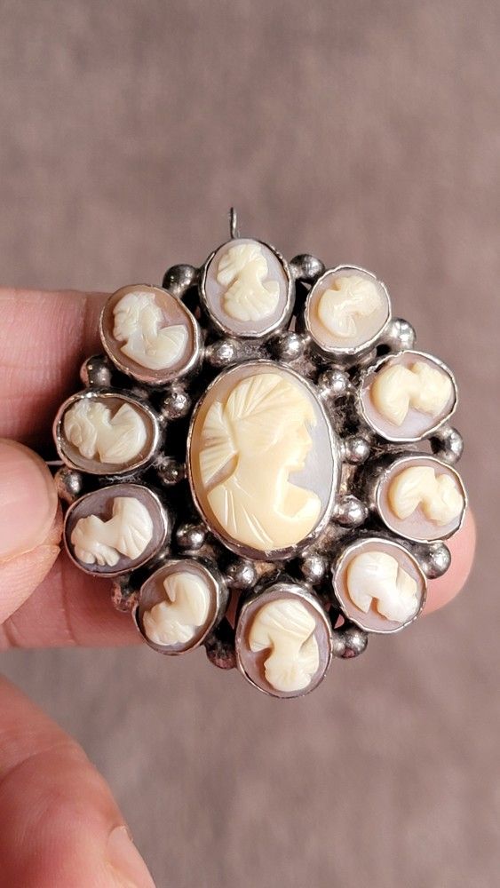 Cluster Cameo Pendant In Silver 