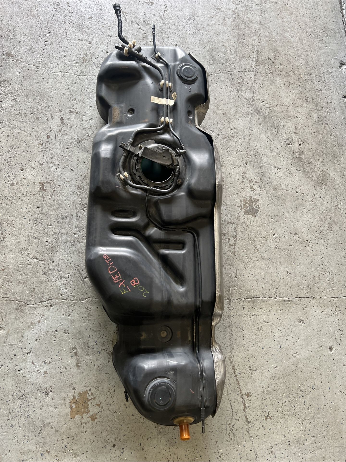 2018 - 2019 FORD EXPEDITION 4X4 FUEL GAS TANK RESERVOIR W/ HEAT SHIELD OEM