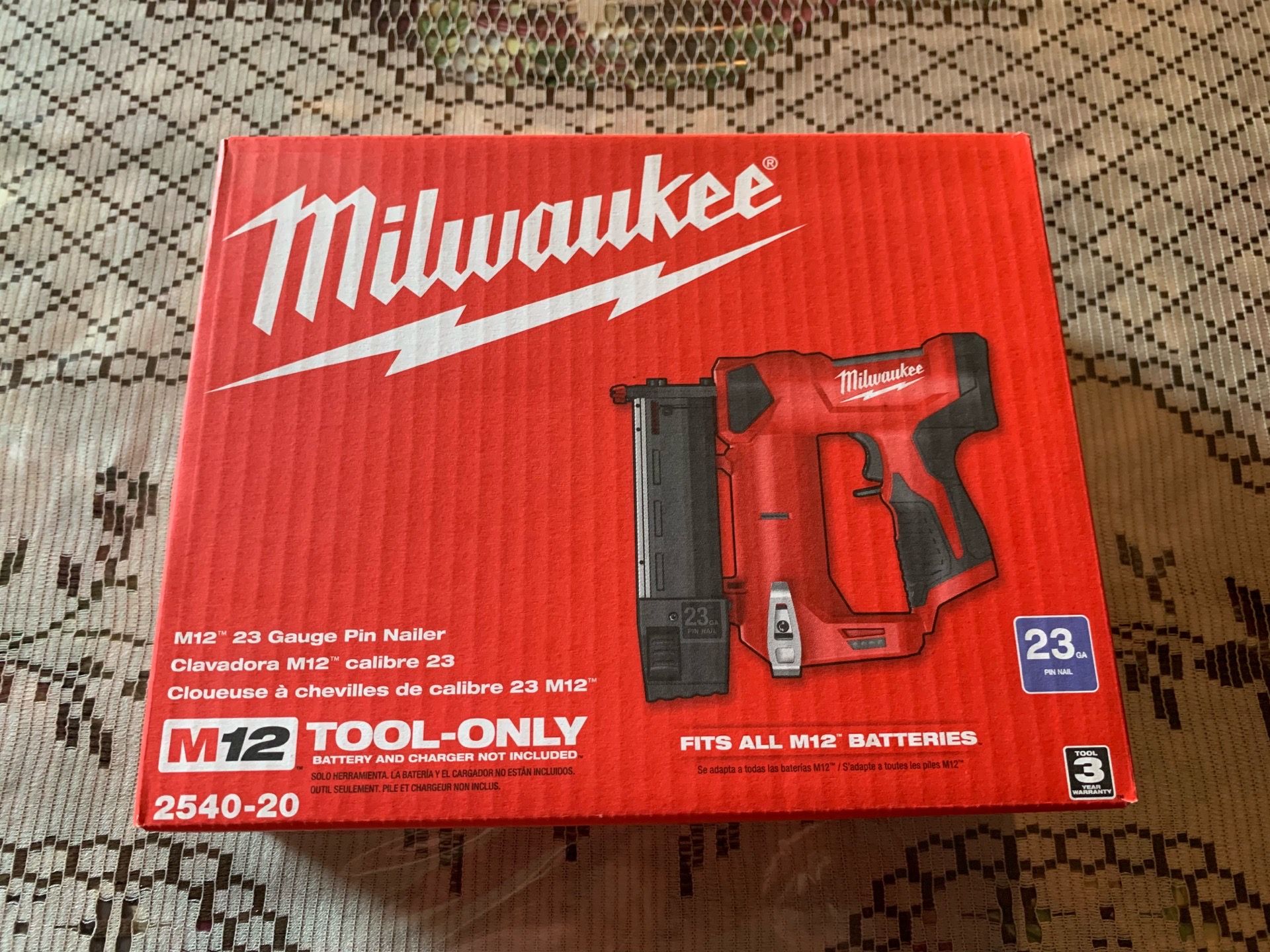 Milwaukee M12 Pin Gauge Nailer