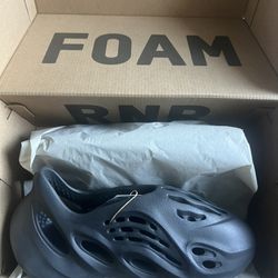 Adidas Yeezy Foam RNR Onyx 