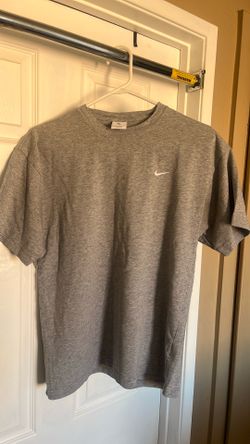 Nike Sportswear Embroidered Small Swoosh T-Shirt Grey Size Small