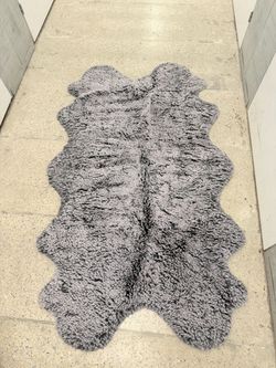 Grey / blue soft rug