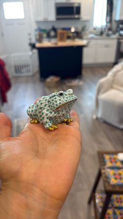 Herend Handpainted Porcelain Frog Figurine – Hungary – Luxury Collectible