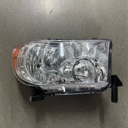 Toyota Headlamp Housing 4157NAK Passenger side Right Sequoia 08-17 Tundra 07-13