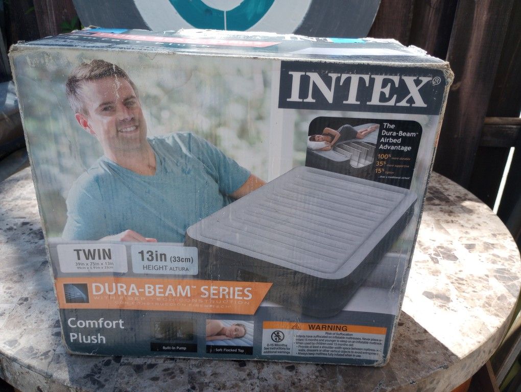 Like New Intex Air Mattress 