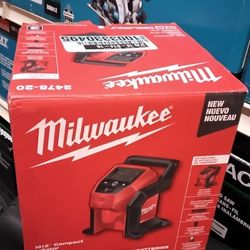 MILWAUKEE M12 COMPACT INFLATOR (TOOL ONLY)