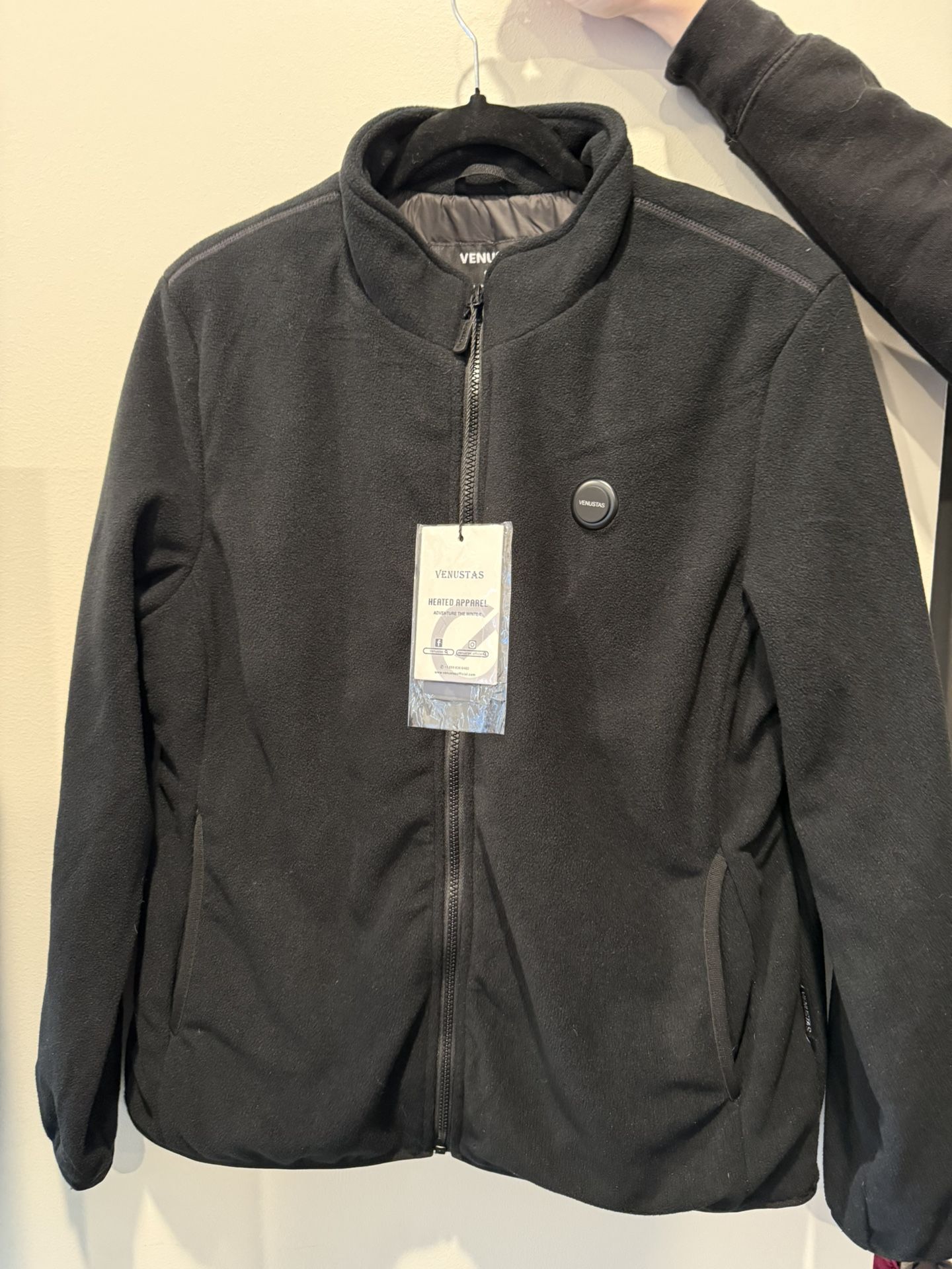 New Womens Headed Jacket Size Medium