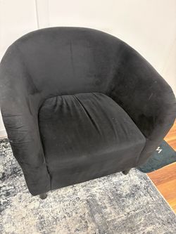 2 black chairs