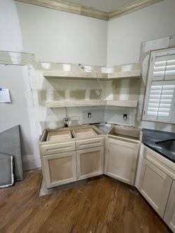 Custom Kitchen Cabinets