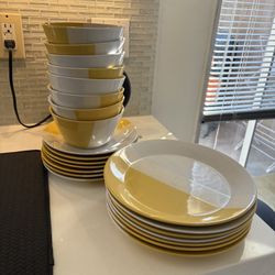 Set Of Dishes/Bowls