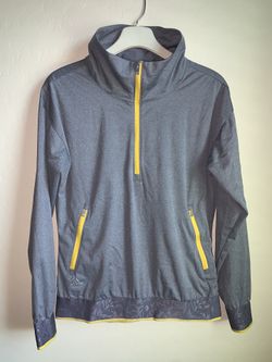 New Women’s adidas half zip wind breaker rain jacket size s