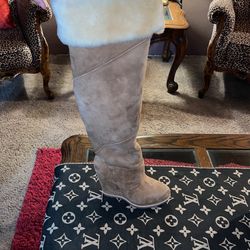 NEW KNEE HIGH UGG BOOTS SIZE 9