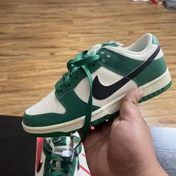 NIKE DUNKS GREEN LOTTERY 