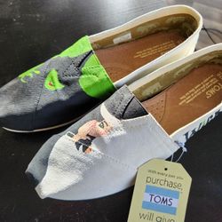 Tom's New in the Box "Wicked" Shoes - Flats - Women's 10 – Elphaba Glinda Witches - Wizard of Oz