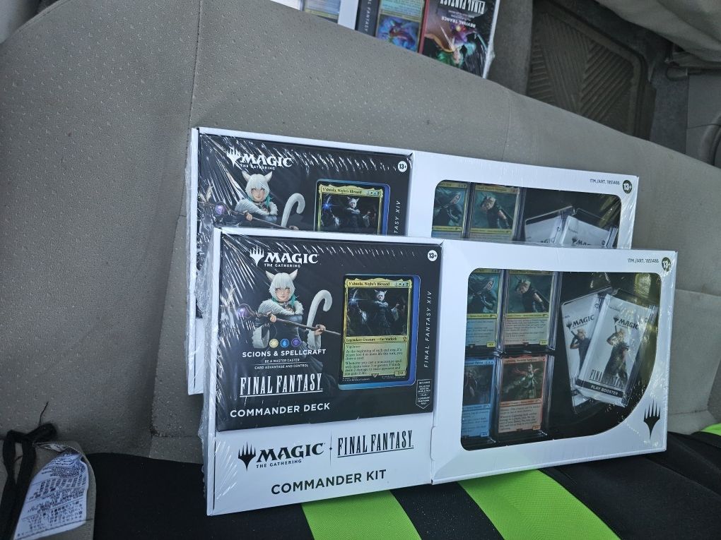 Magic the Gathering Final Fantasy Deluxe Commander Kit - Scions & Spellcraft