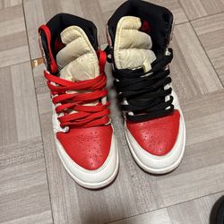 Jordans 1s Red Size 4