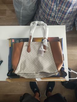 Michael Kors MK Signature Tote Bag