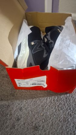 Bran new 10 m half black nd white newbalances