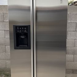 REFRIGERATOR GE COUNTER DEEP STAINLESS STEEL