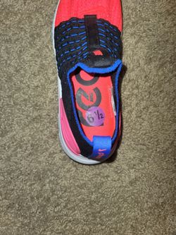 Brand New Nike Phantom Slip On's
