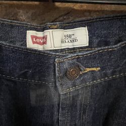 Levis 33x28- $15