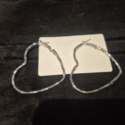 COSTUME JEWELRY HEART SHAPE PIERCED EARRINGS