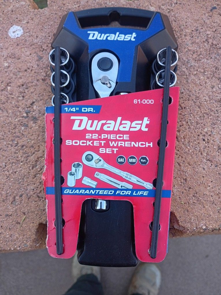 22 Piece Socket Wrench Set