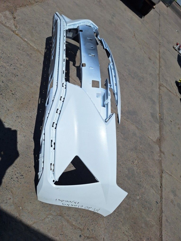 Hyundai Elantra front bumper oem