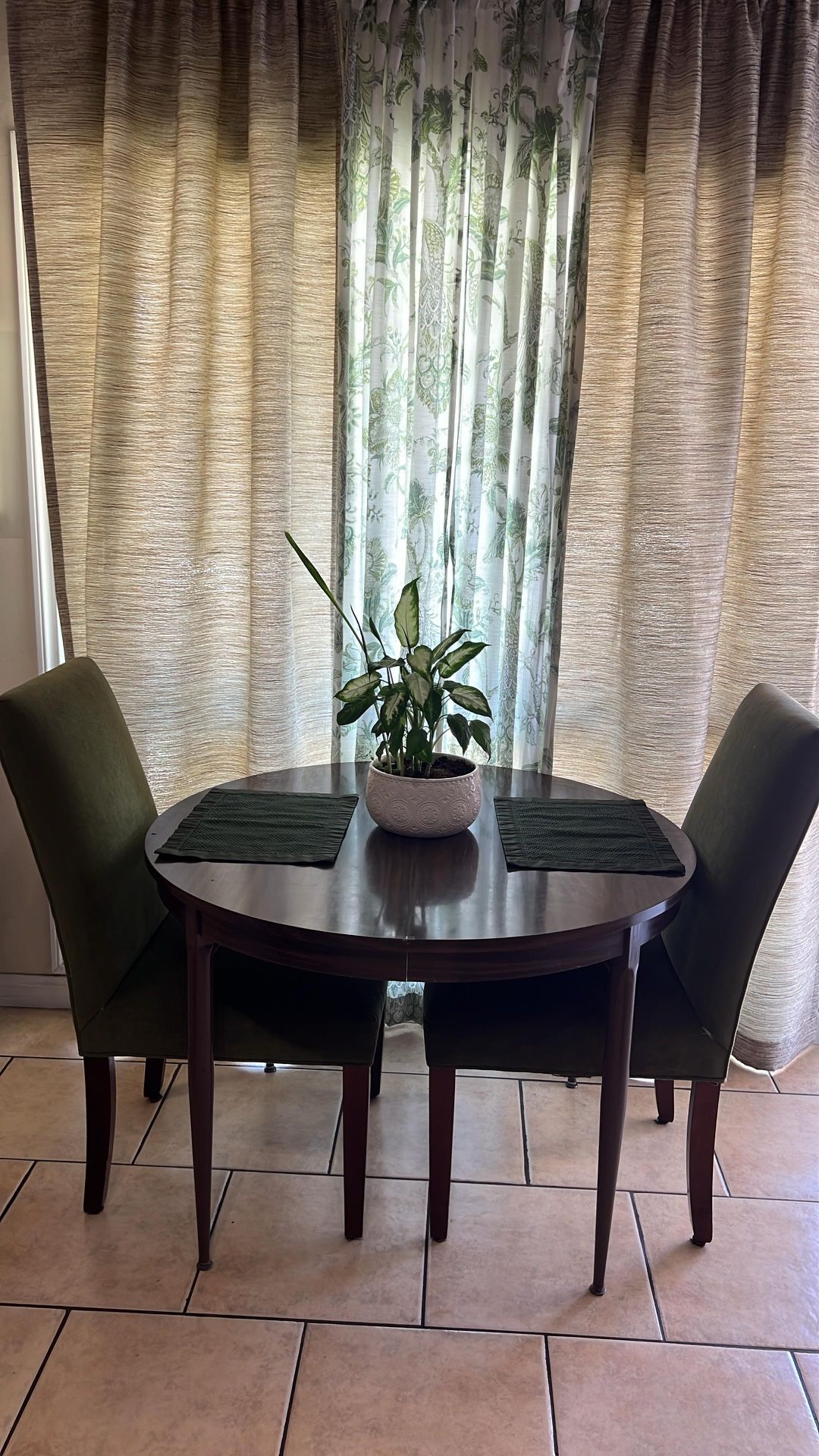 Dinning Table